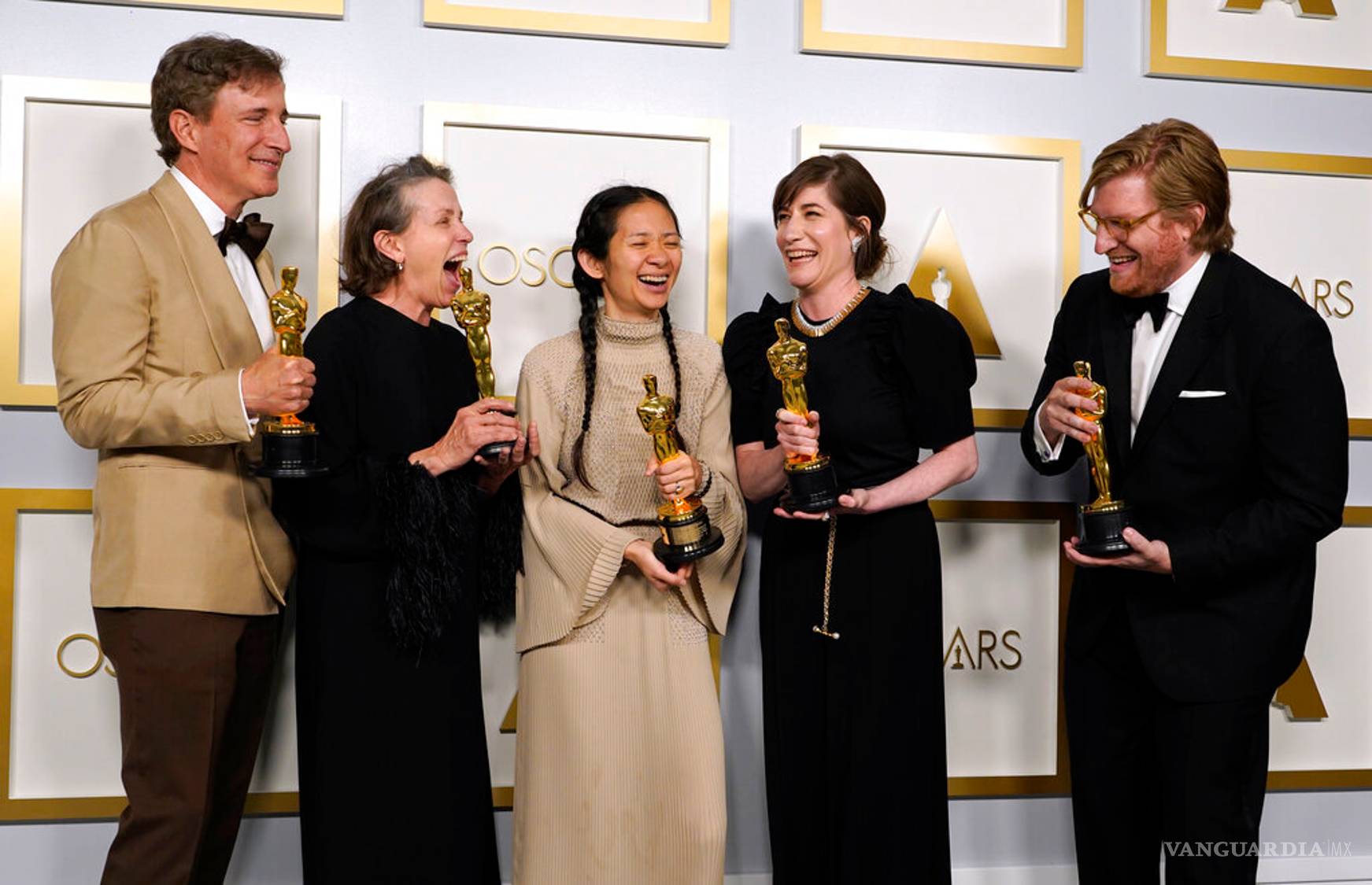 $!Oscar 2021: Ganan Chloé Zhao, las mujeres y la diversidad