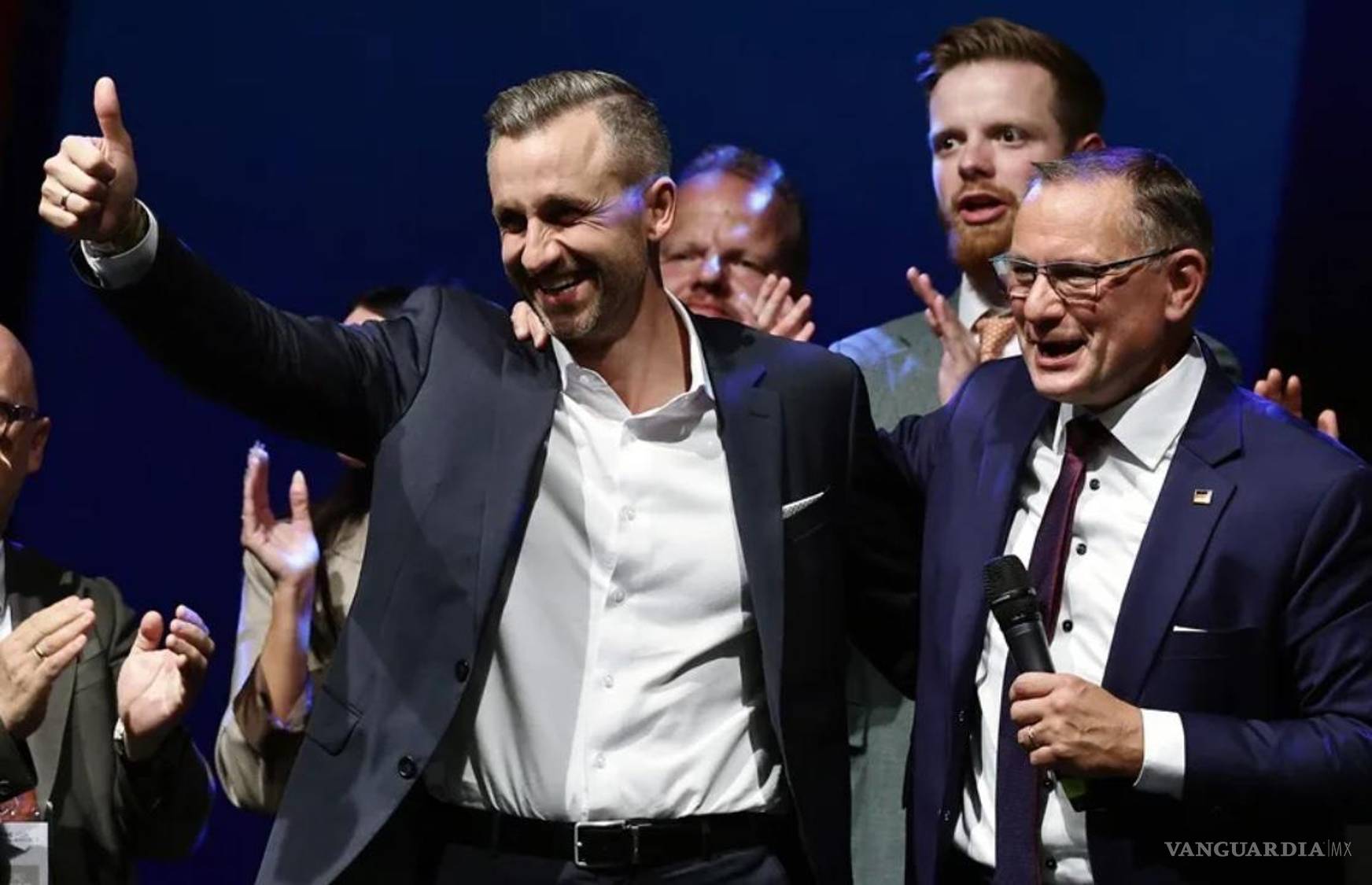 $!El partido de derecha sigue siendo un grupo controvertido en Alemania, y el servicio de inteligencia interior del país lo califica de “extremista de derecha”, una clasificación que la AfD rechaza.