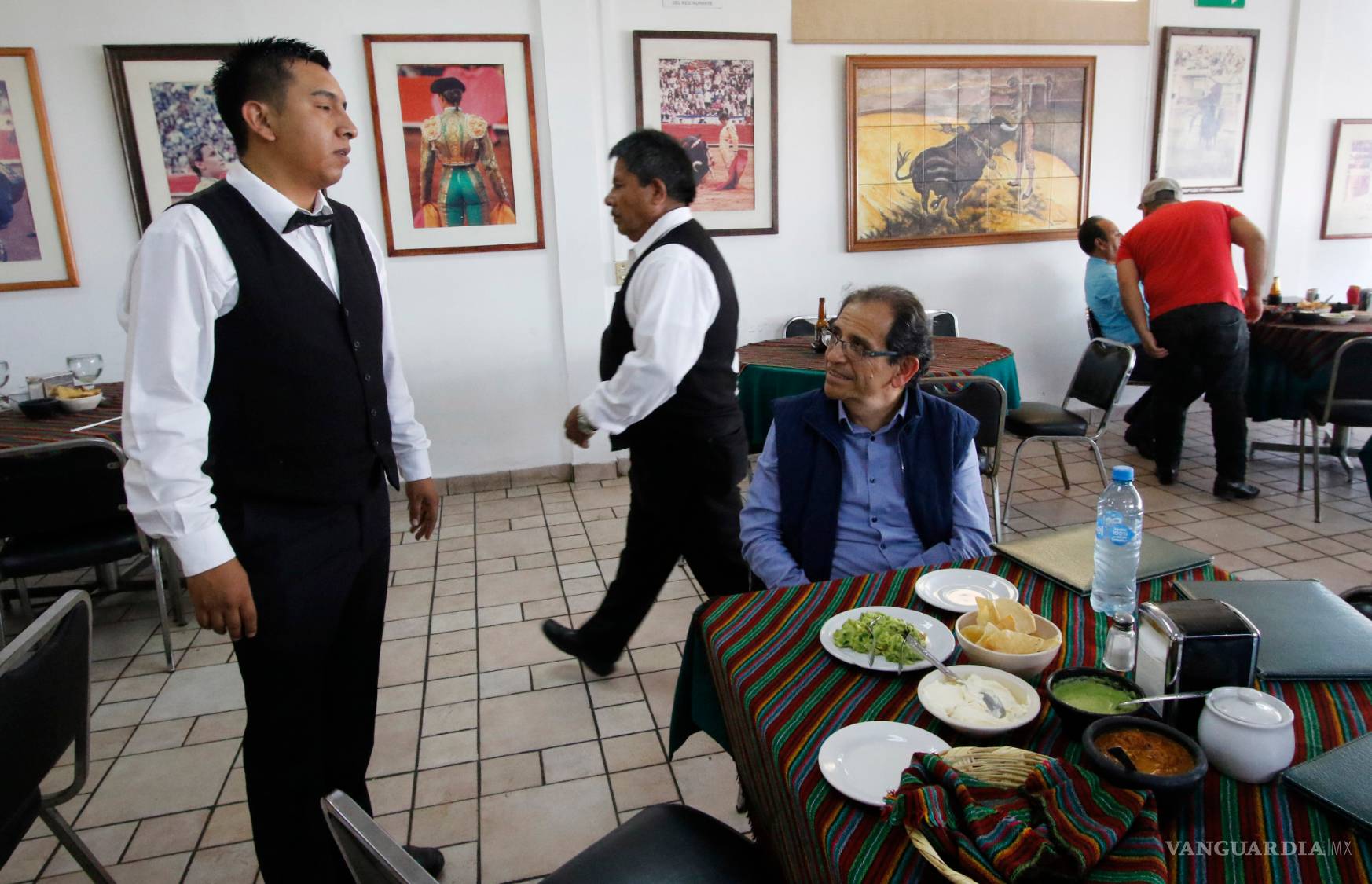 $!El día que José José cenó en Café Viena, el sabor de casa en Saltillo