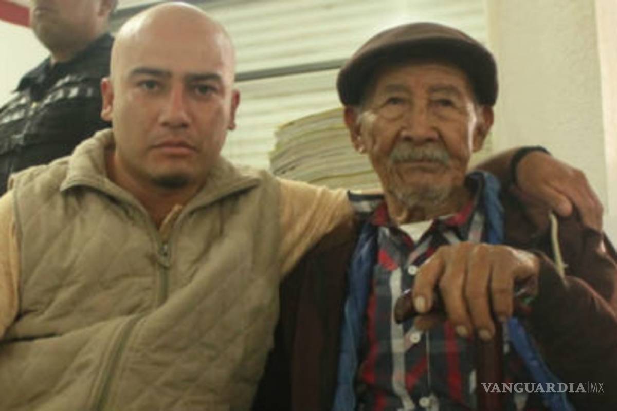 Liberan a activista acusado de crimen por irregularidades en su proceso