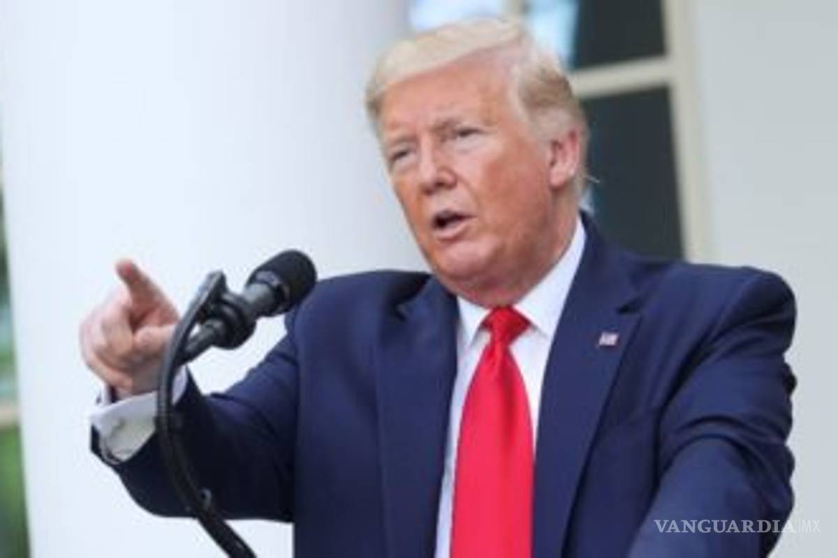 Trump amenaza con “cerrar” redes sociales, tras 'chequeo' de Twitter