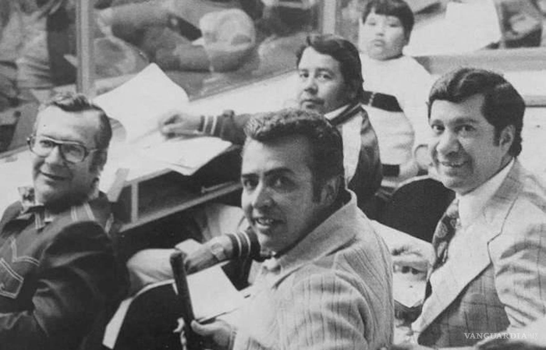 $!Al centro, Enrique Kerlegand; a la izquierda, Alonso Araujo; atrás, Fausto Soto, y a la derecha, Carlos Córdoba, durante la temporada 1980-1981.