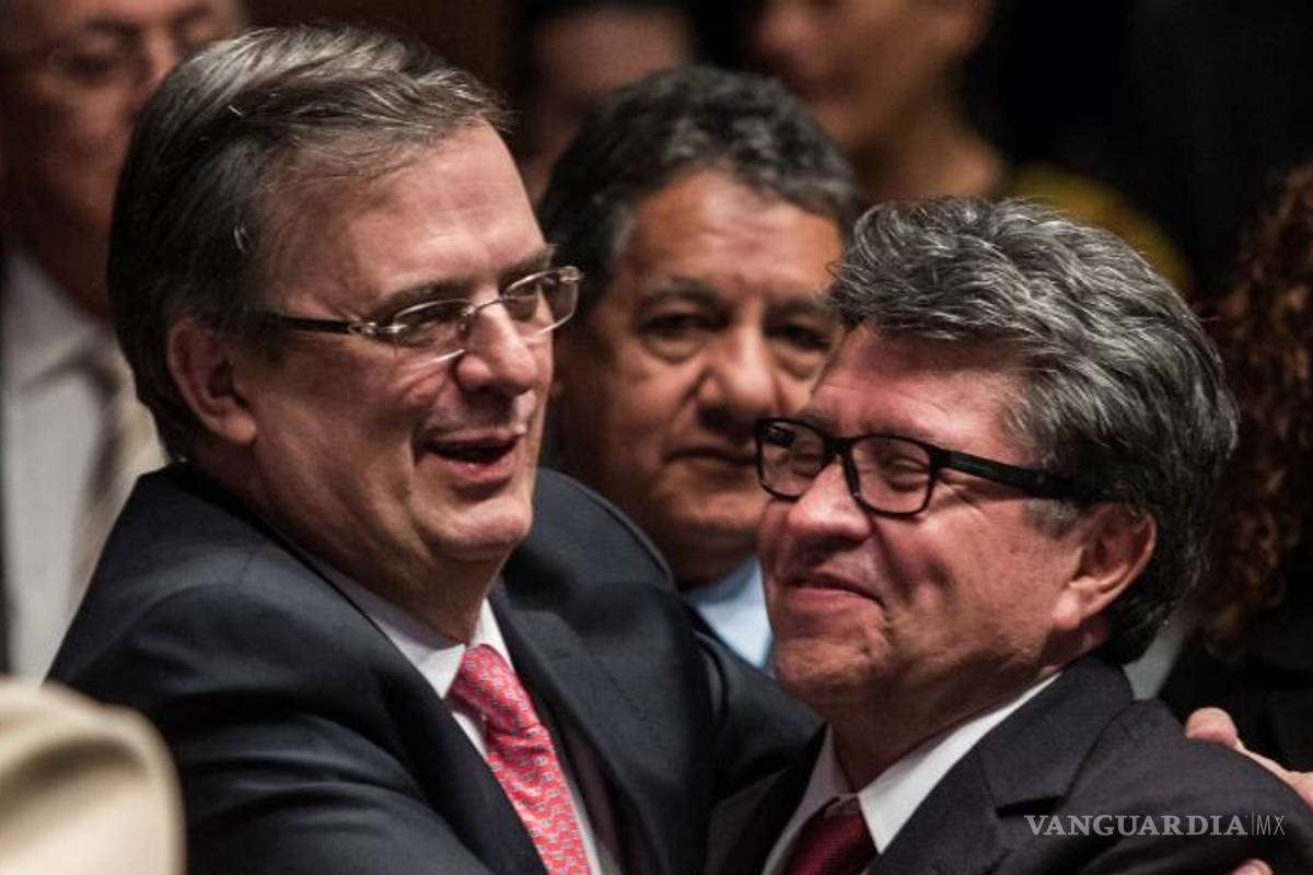 Monreal respalda a Marcelo Ebrard tras polémica por vuelo en primera clase