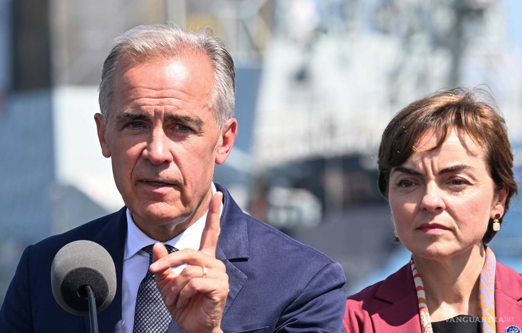$!El primer ministro canadiense, Mark Carney, anuncia un contrato de 11,300 mdd para fabricar rompehielos en el astillero Davie de Lévis, Quebec.