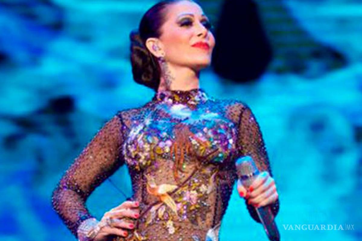 Ya no aguantó más: Alejandra Guzmán rompe en llanto en pleno concierto y grita 'mi Frida'