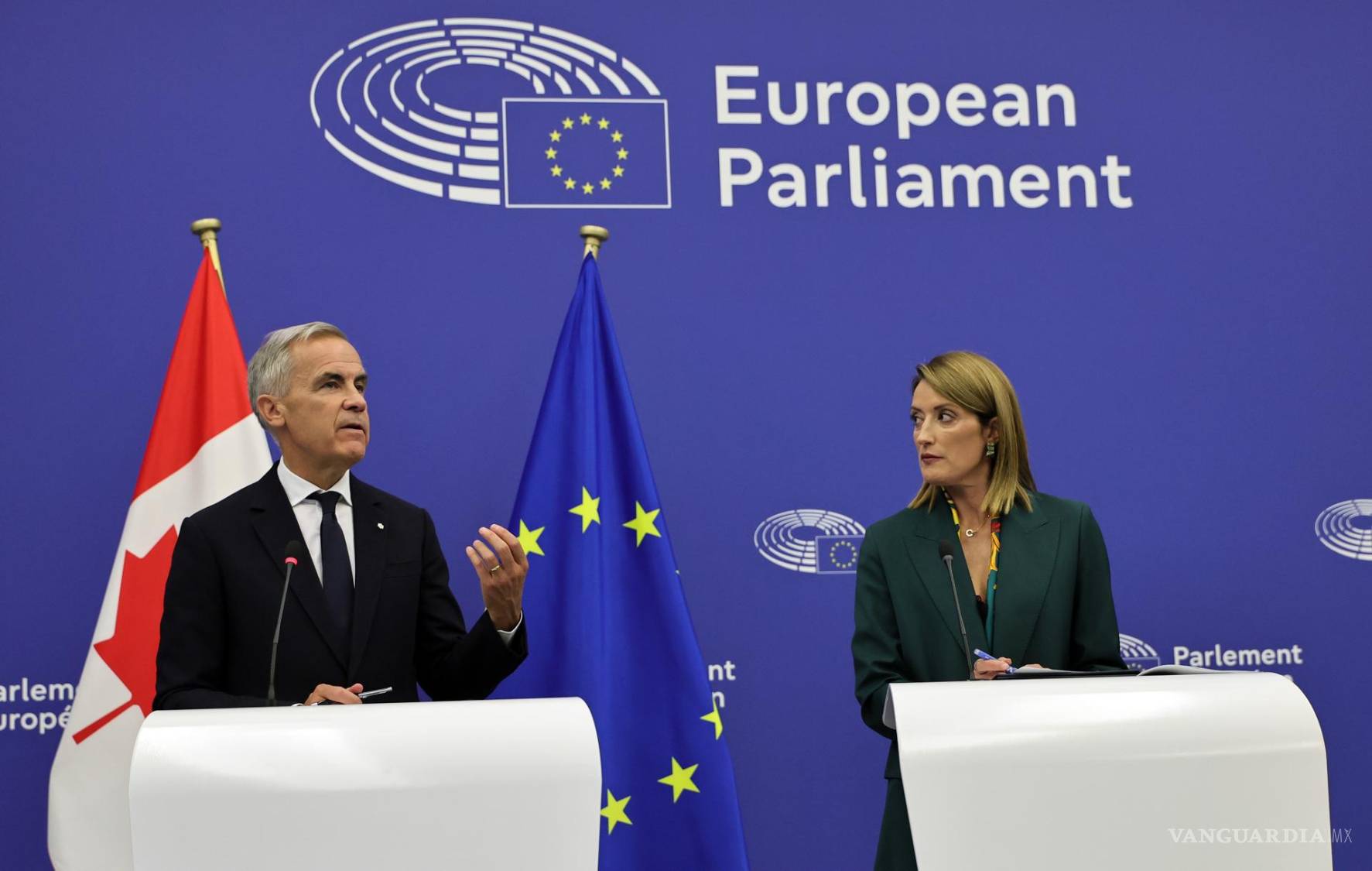 $!El primer ministro de Canadá, Mark Carney, y la presidenta del Parlamento Europeo, Roberta Metsola en el Parlamento Europeo en Estrasburgo, Francia.