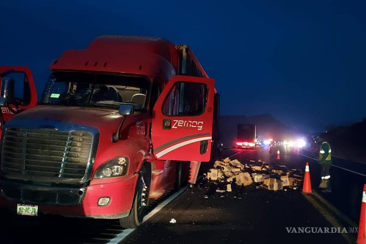 Trailero se duerme al volante y causa choque en el libramiento Norponiente