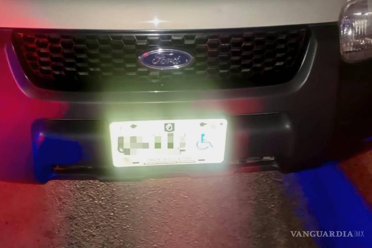 Es detenido cuando paseaba con su familia en camioneta robada, en NL