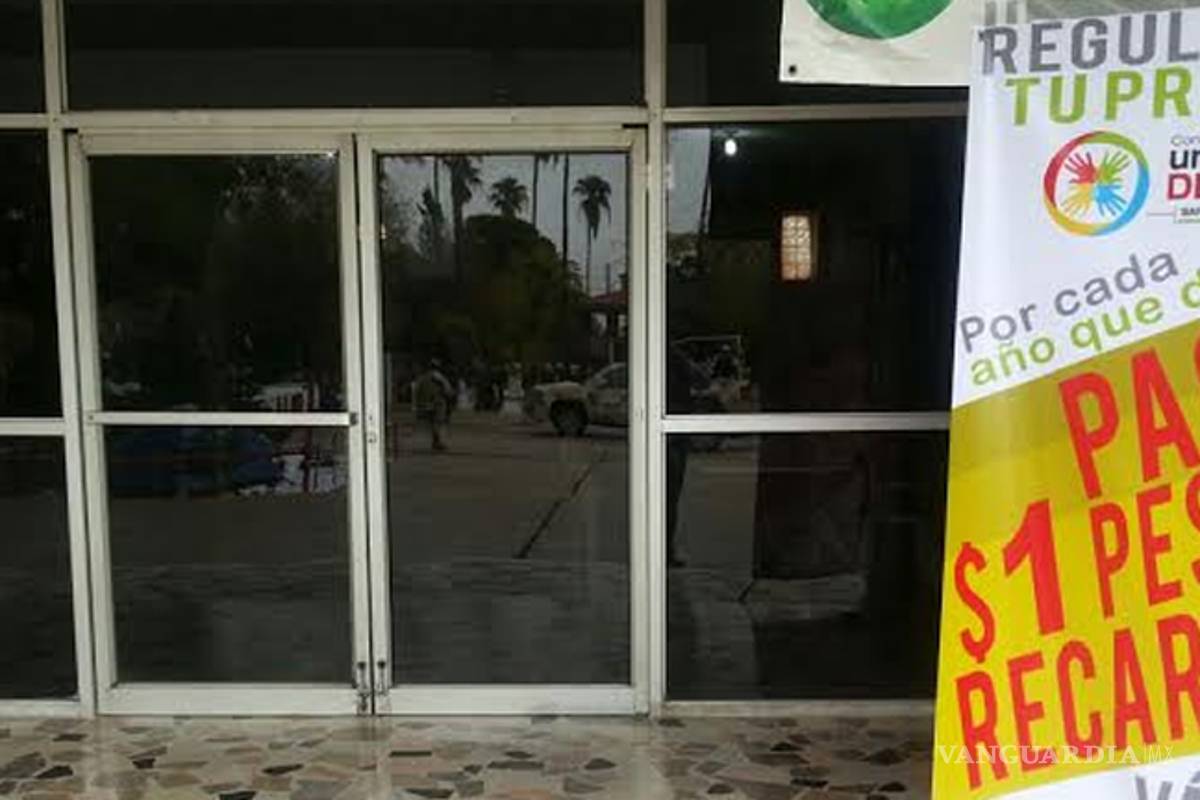 Embargan camioneta de alcalde por adeudo en Presidencia