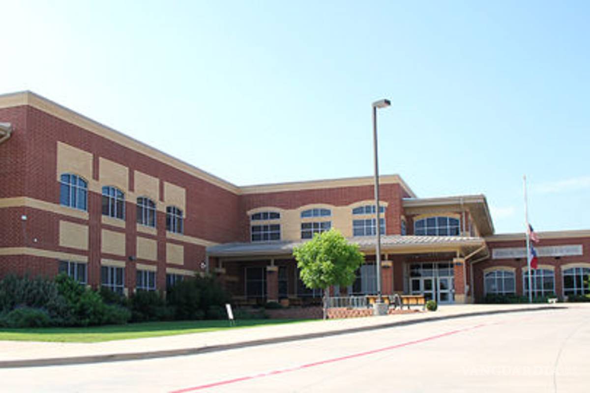 $!Profesora de tenis es detenida por tener relaciones sexuales con un quinceañero