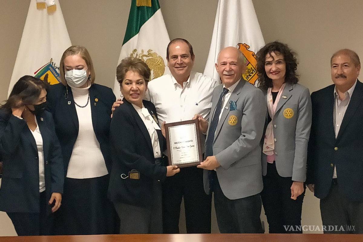 Reconoce Club Rotario del Distrito trabajo de Claudio Bres en Piedras Negras