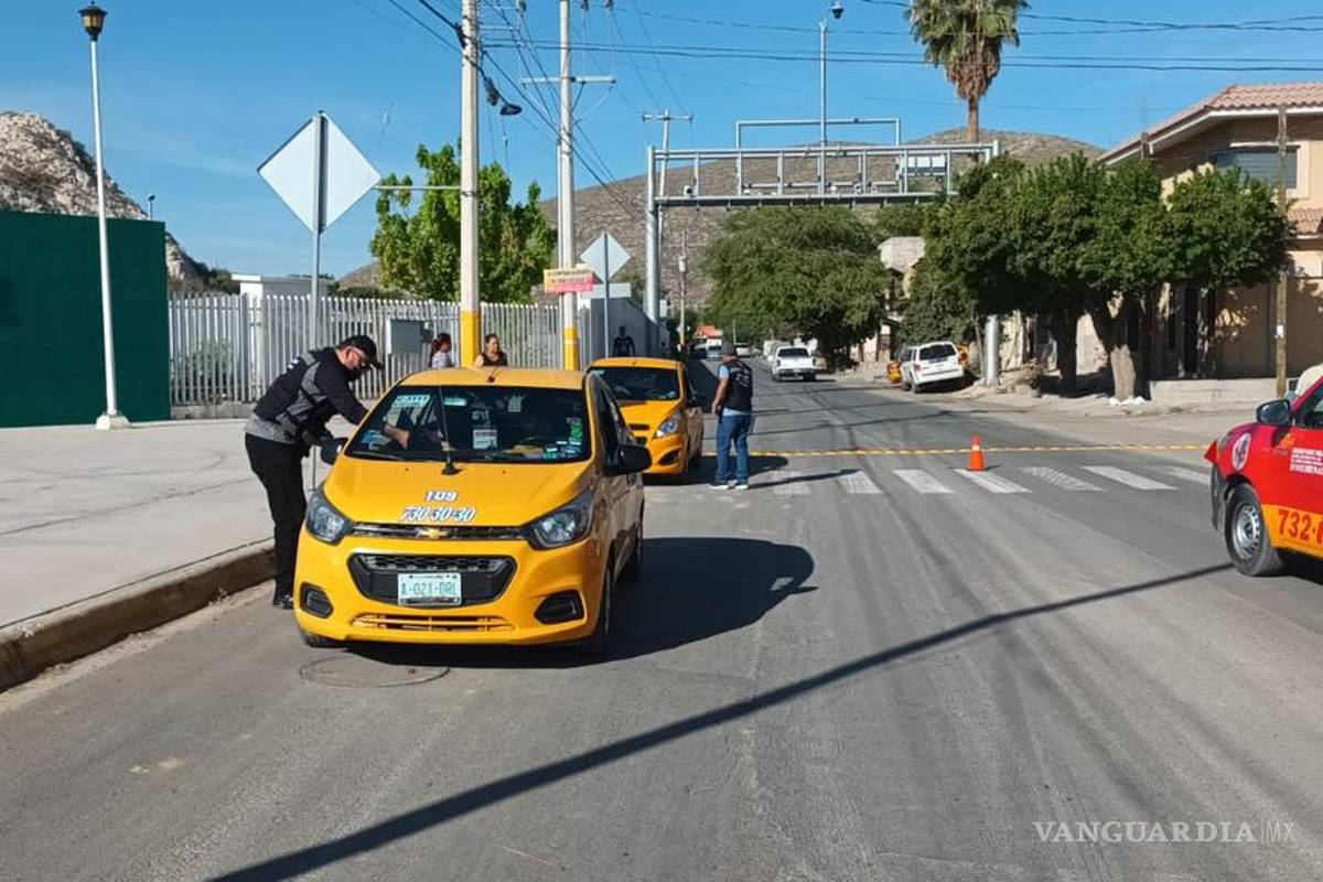 Tras detectar a choferes con gafetes de taxista falsos, Torreón refuerza vigilancia