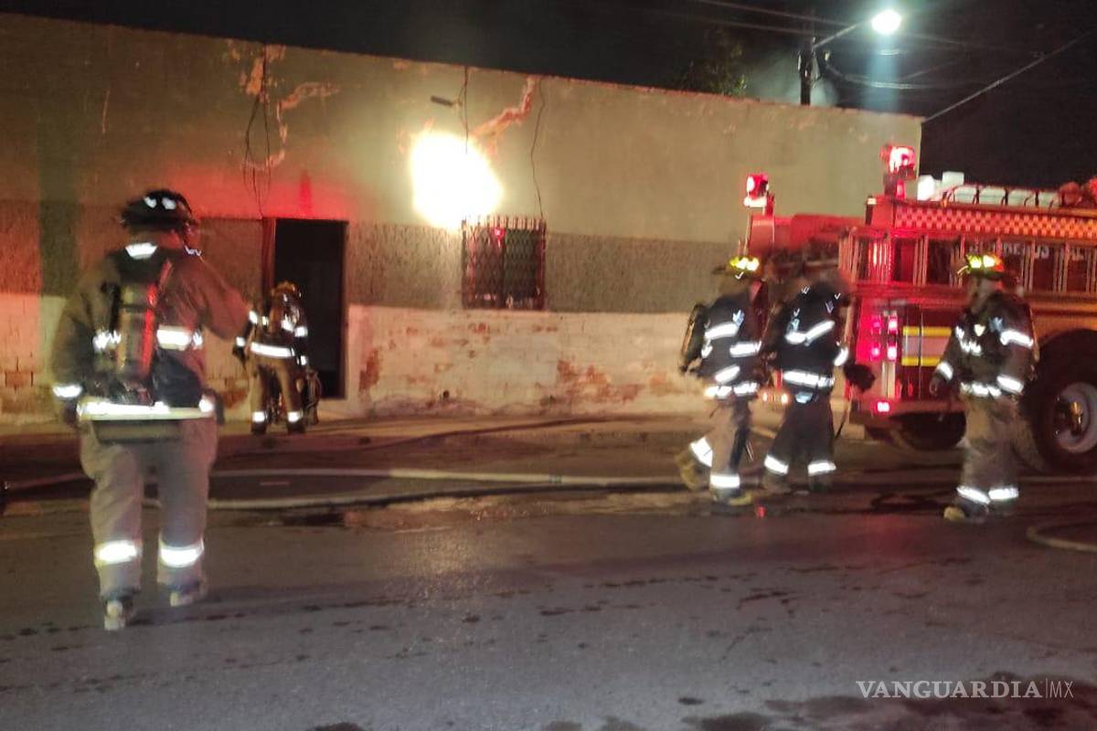 Incendio consume vivienda de adulto mayor en el Centro de Saltillo