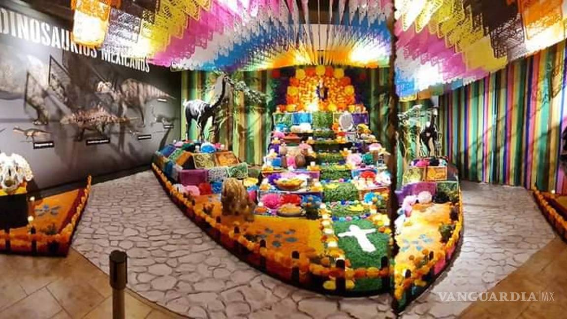 $!¿Ya viste estos altares en Saltillo? Dedicados a familiares, Walt Disney, Juan Gabriel, Cri-Cri y más (Fotos)