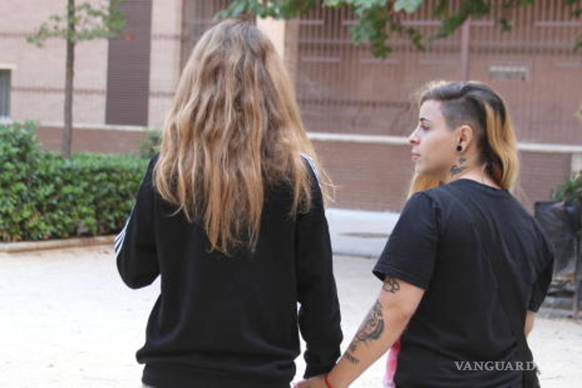 Hombre le dio una paliza a una pareja de lesbianas por besarse