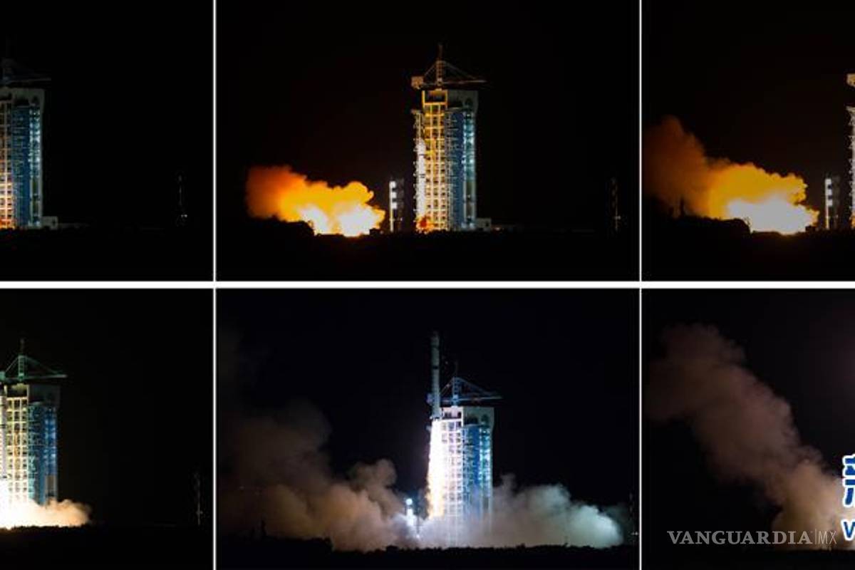 China lanza el primer satélite de comunicación cuántica, 'Mozi'