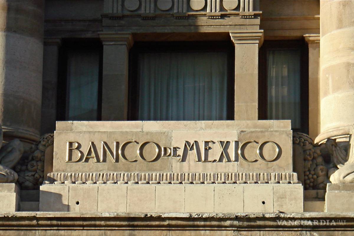 Banxico prevé que dólar y gasolinas impactarán a inflación