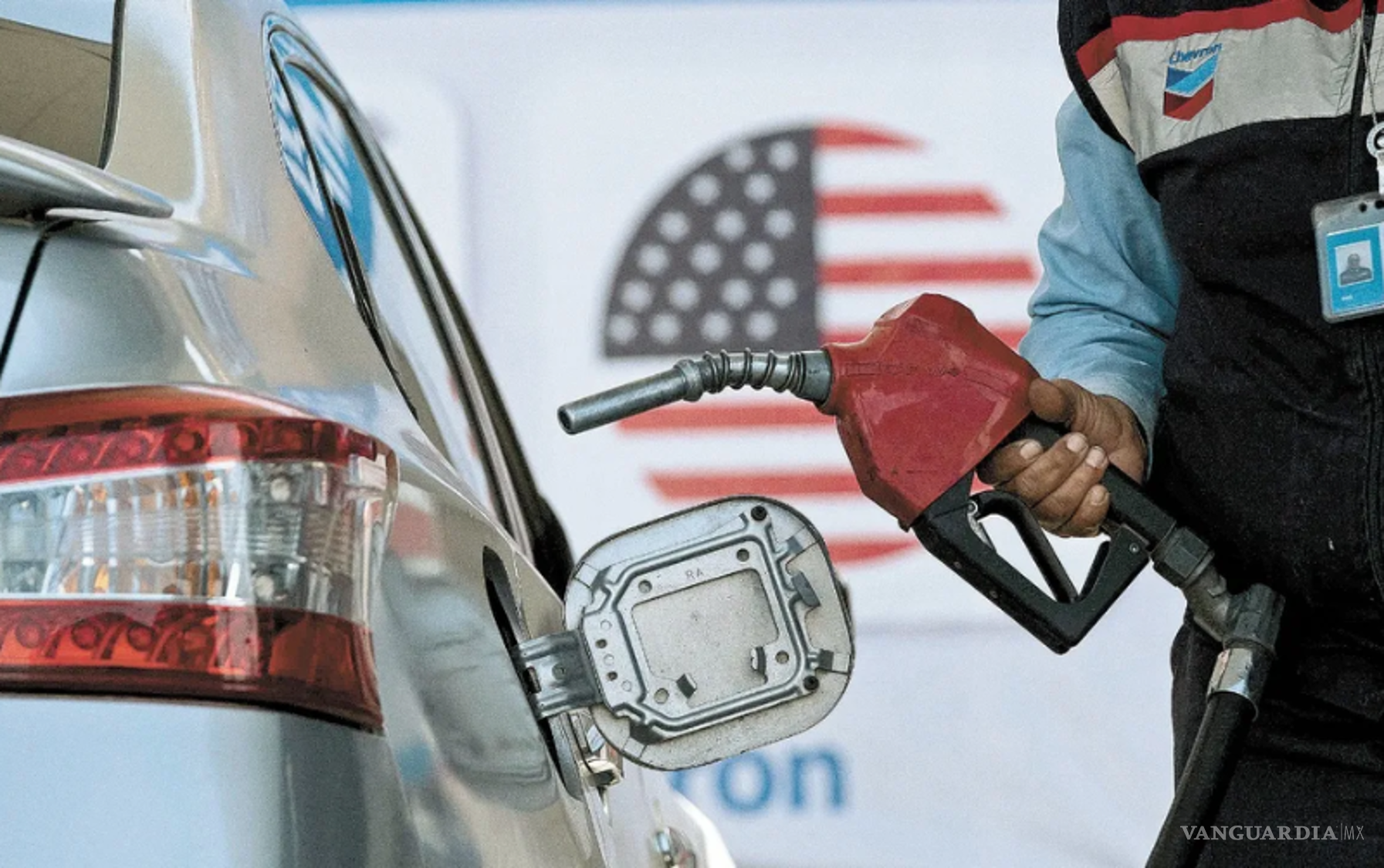 $!La subida de los precios es impulsada por el bloqueo en el estrecho de Ormuz.