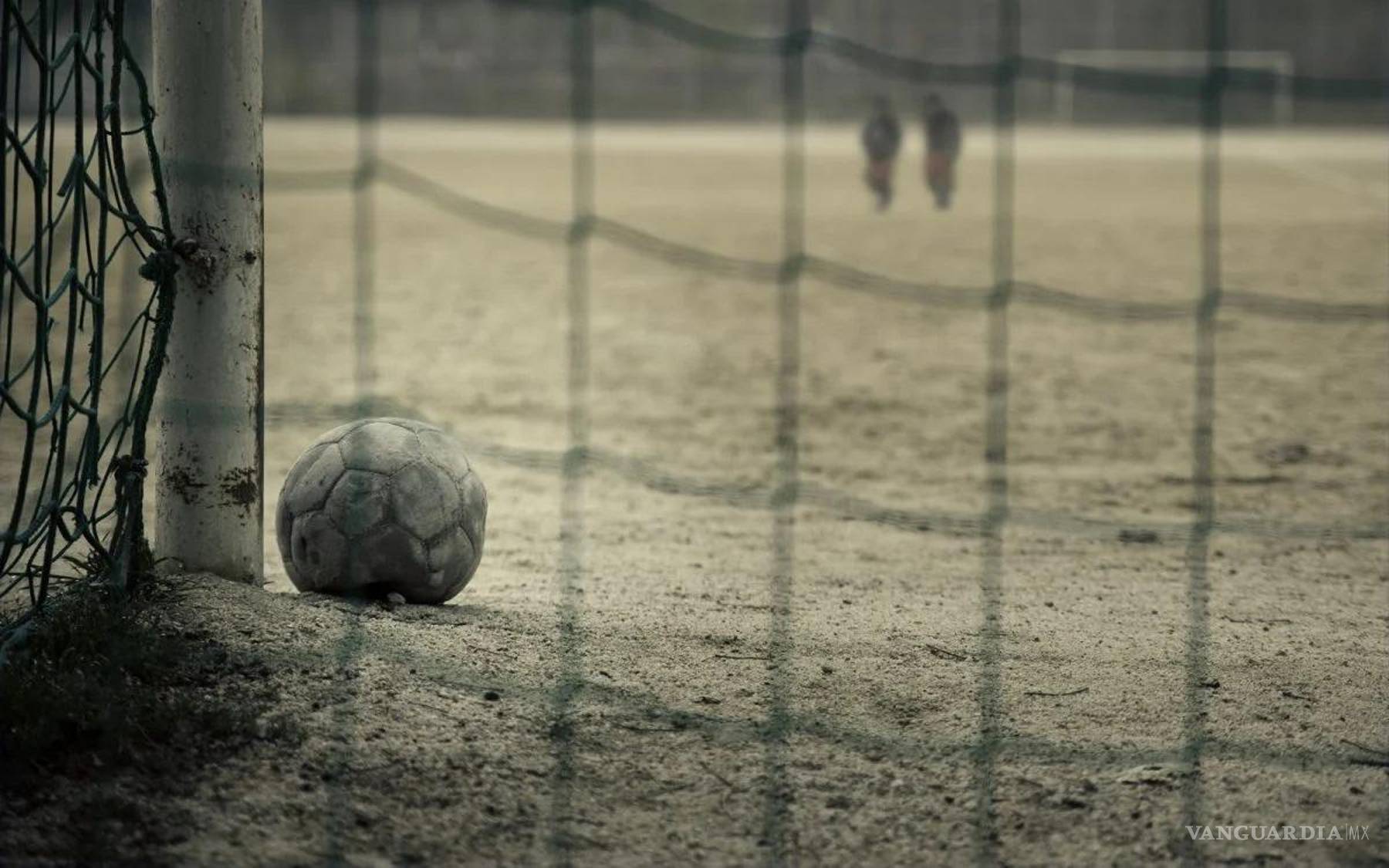 $!Solo una pelota se necesita para ser feliz, y se acompaña el uso con amigos, qué mejor.