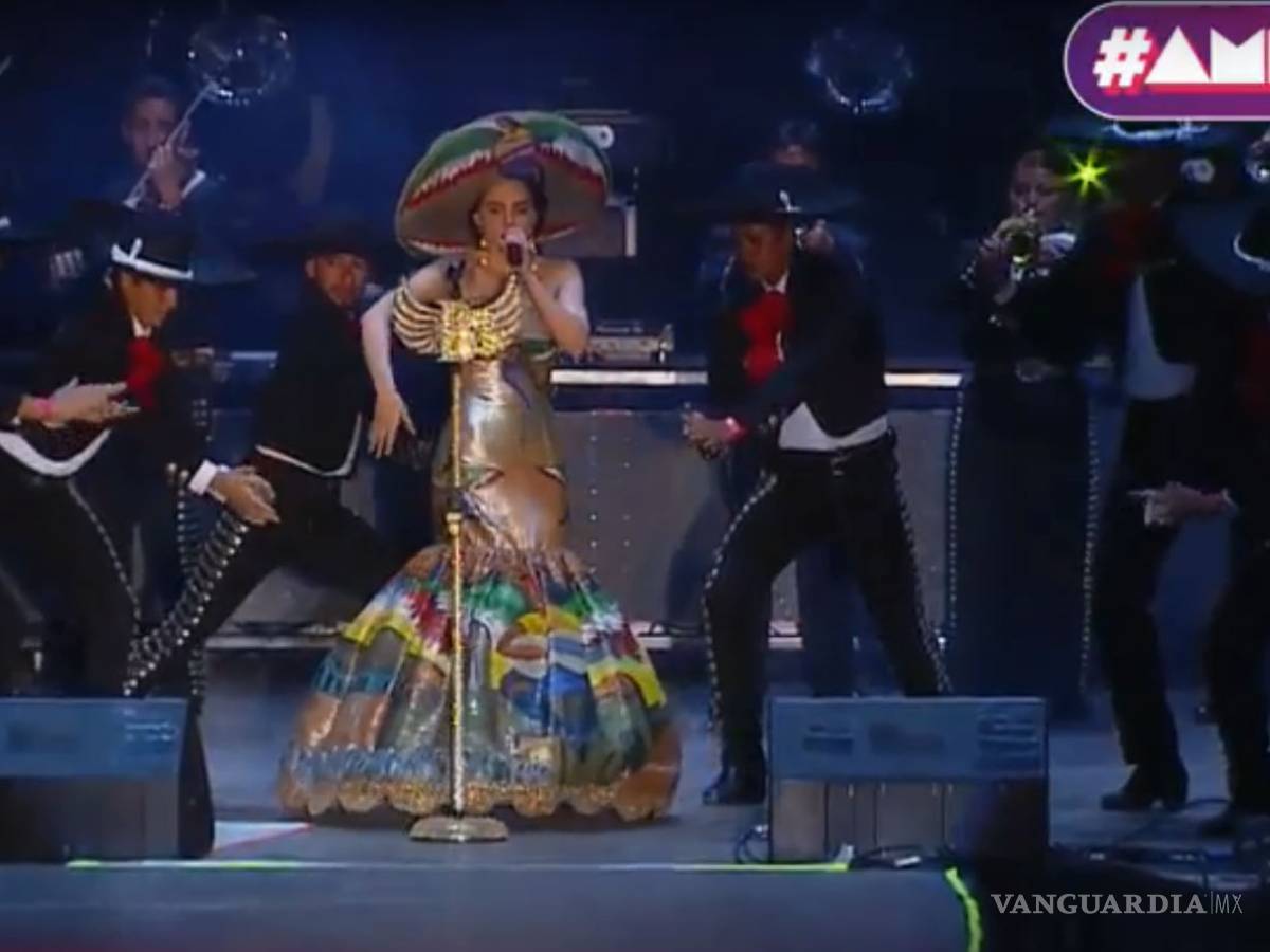 $!López Obrador cierra su campaña ante miles de simpatizantes en el 'AMLOFest'