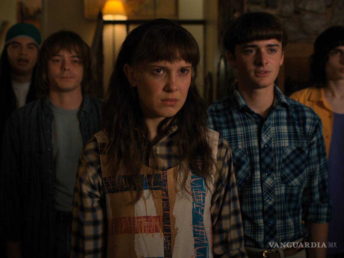 $!(I to D) Eduardo Franco como Argyle, Charlie Heaton como Jonathan, Millie Bobby Brown es Eleven, Noah Schnapp es Will Byers, y Finn Wolfhard da vida a Mike Wheeler.