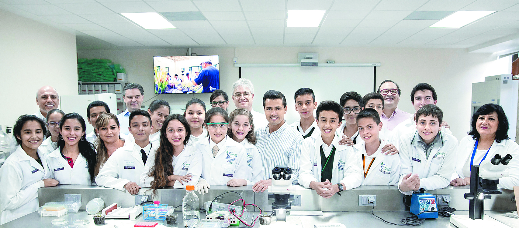 'México no puede rezagarse en ciencia' asegura Peña Nieto.