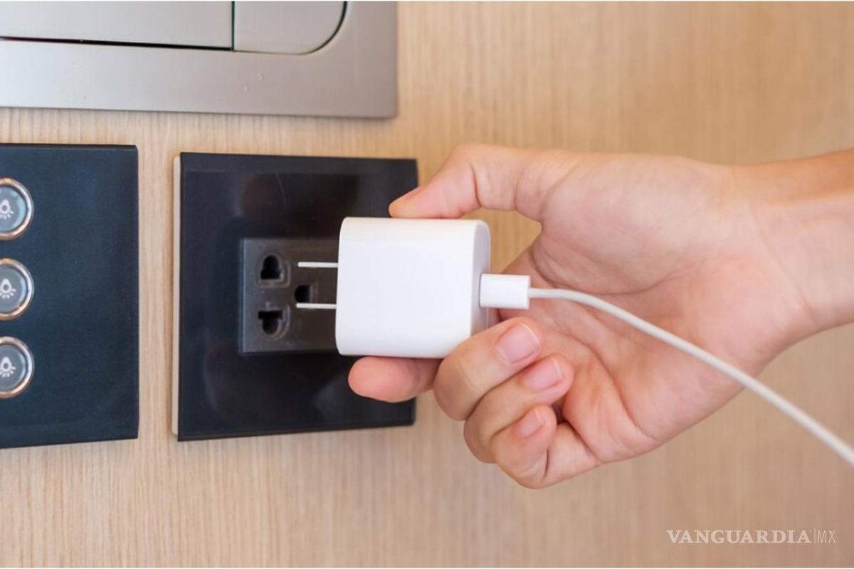 ¿Saldrás de vacaciones? Debes desconectar estos dispositivos electrónicos para ahorrar energía