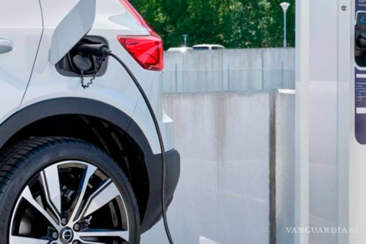 Instalará Volvo Cars México 300 electrolineras en carreteras del país