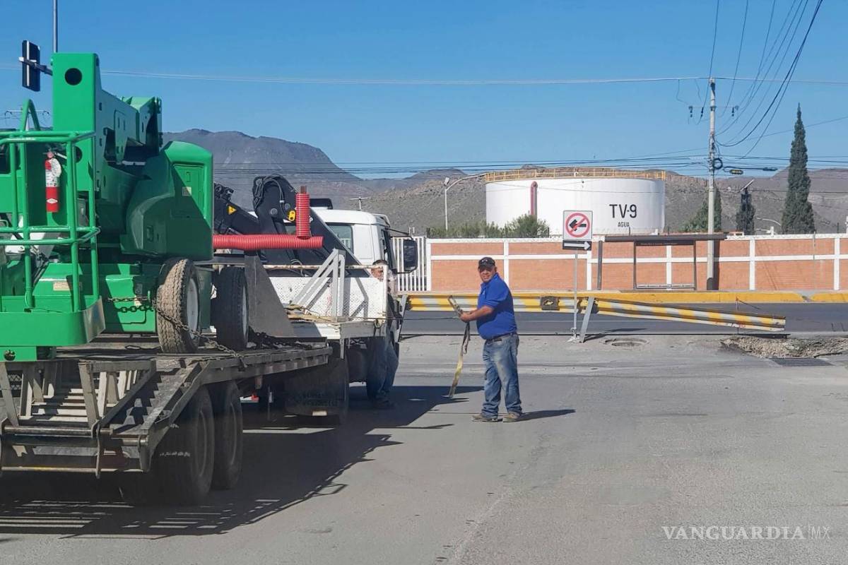 $!Los vecinos del sector denunciaron hace unos días que donde se ubicaban agencias automotrices sobre el bulevar Venustiano Carranza se había anunciado el proyecto de construir 25 naves industriales.