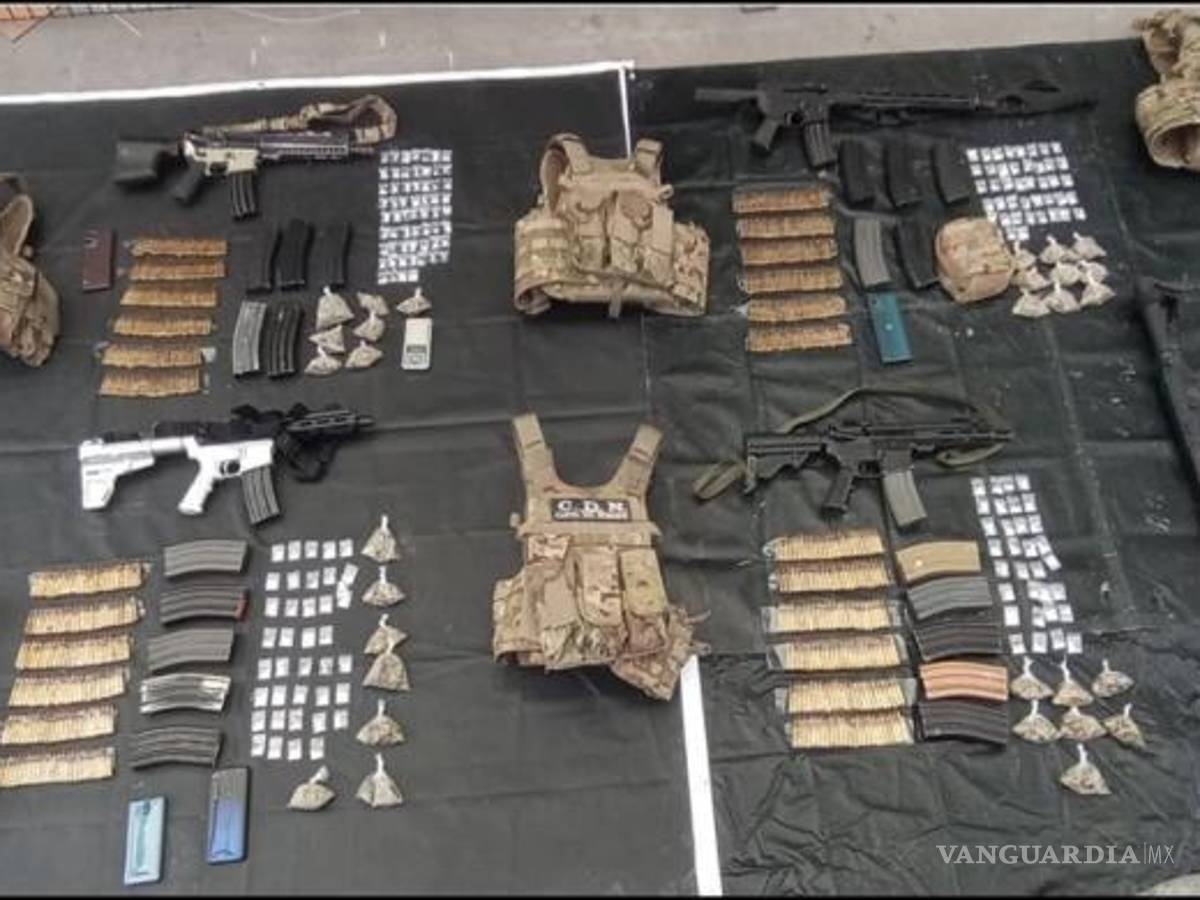 $!Detienen en Nuevo León a 9 hombres en posesión de armamento y droga