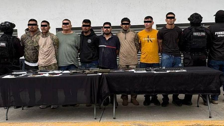 Fuerza Civil detuvo a ocho presuntos extorsionadores armados en Guadalupe, Nuevo León; uno tenía orden de captura por feminicidio.