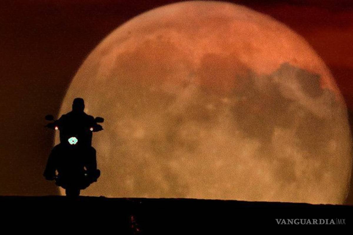 Luna llena podría ser culpable de los accidentes en moto: estudio