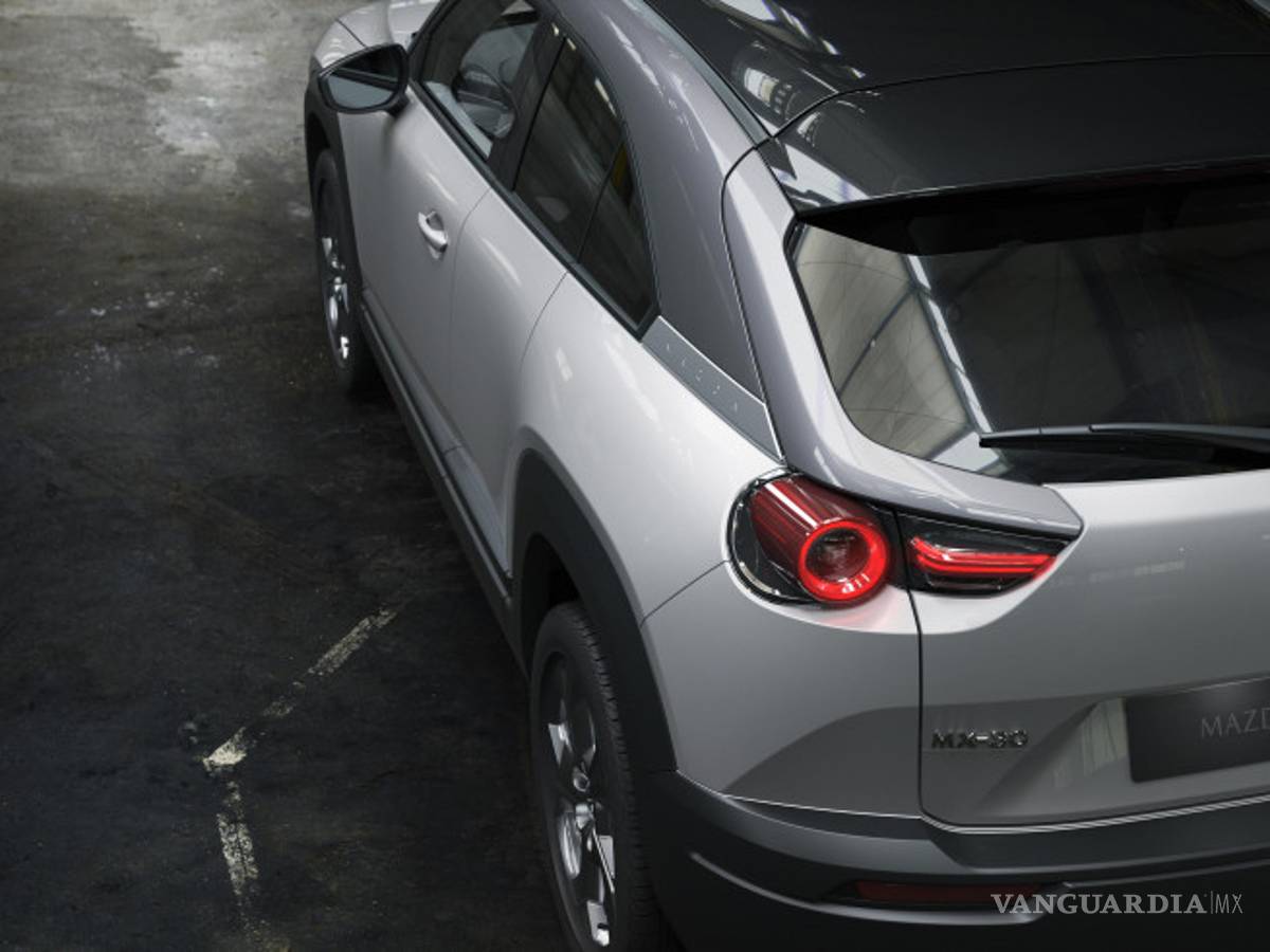 $!Mazda MX-30, la marca japonesa entra a la era eléctrica con un llamativo SUV