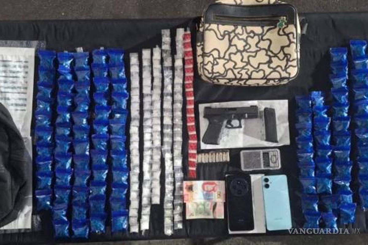 $!Dos adolescentes y dos adultos fueron detenidos en posesión de droga y un arma, en NL