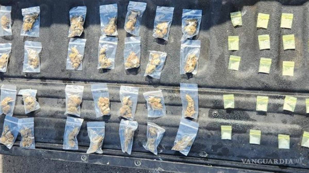 Caen cuatro jóvenes en posesión de drogas en el centro de Monterrey