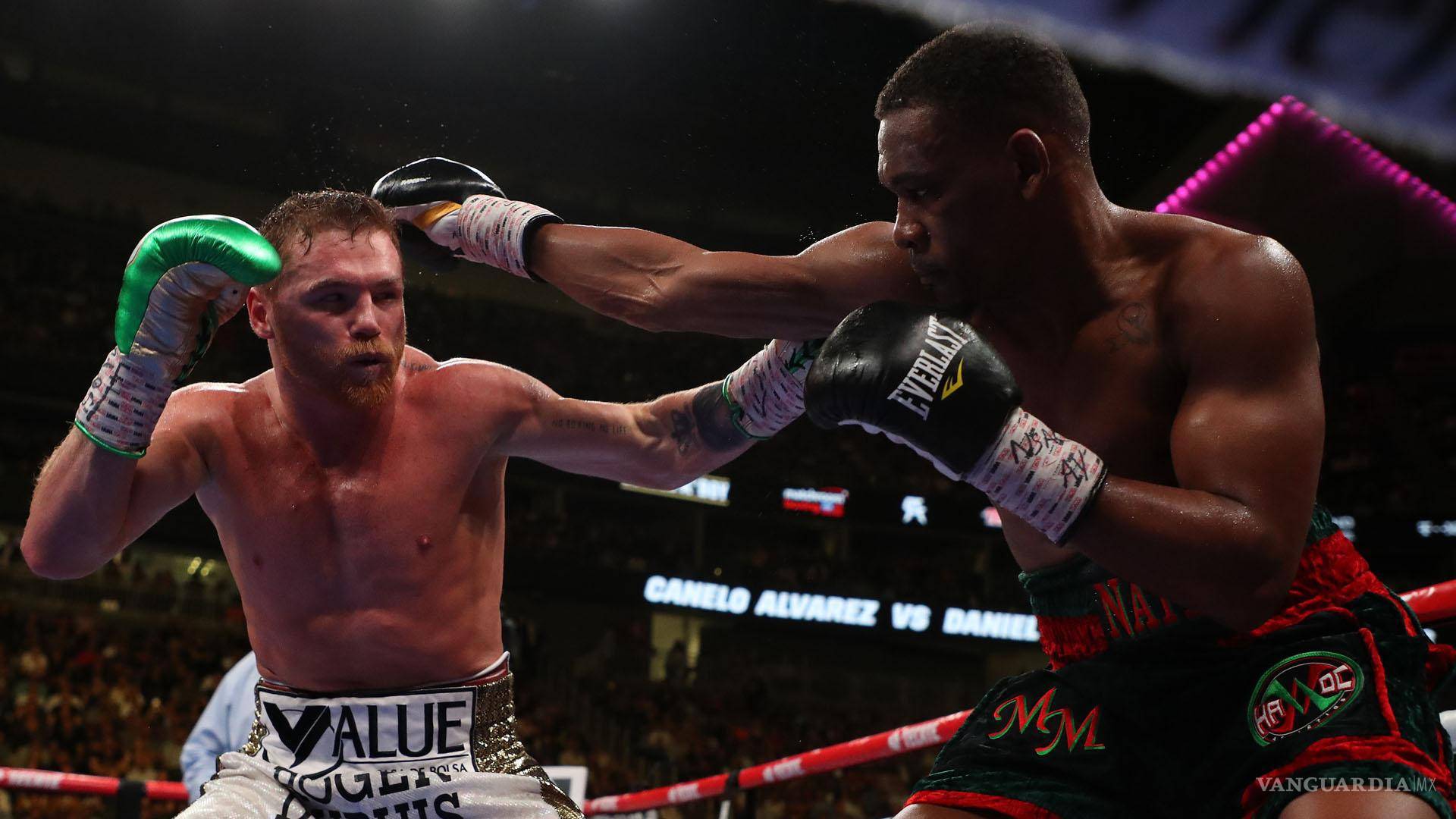 $!Canelo unificó los títulos medianos con una victoria táctica ante Daniel Jacobs, mostrando madurez y control total.