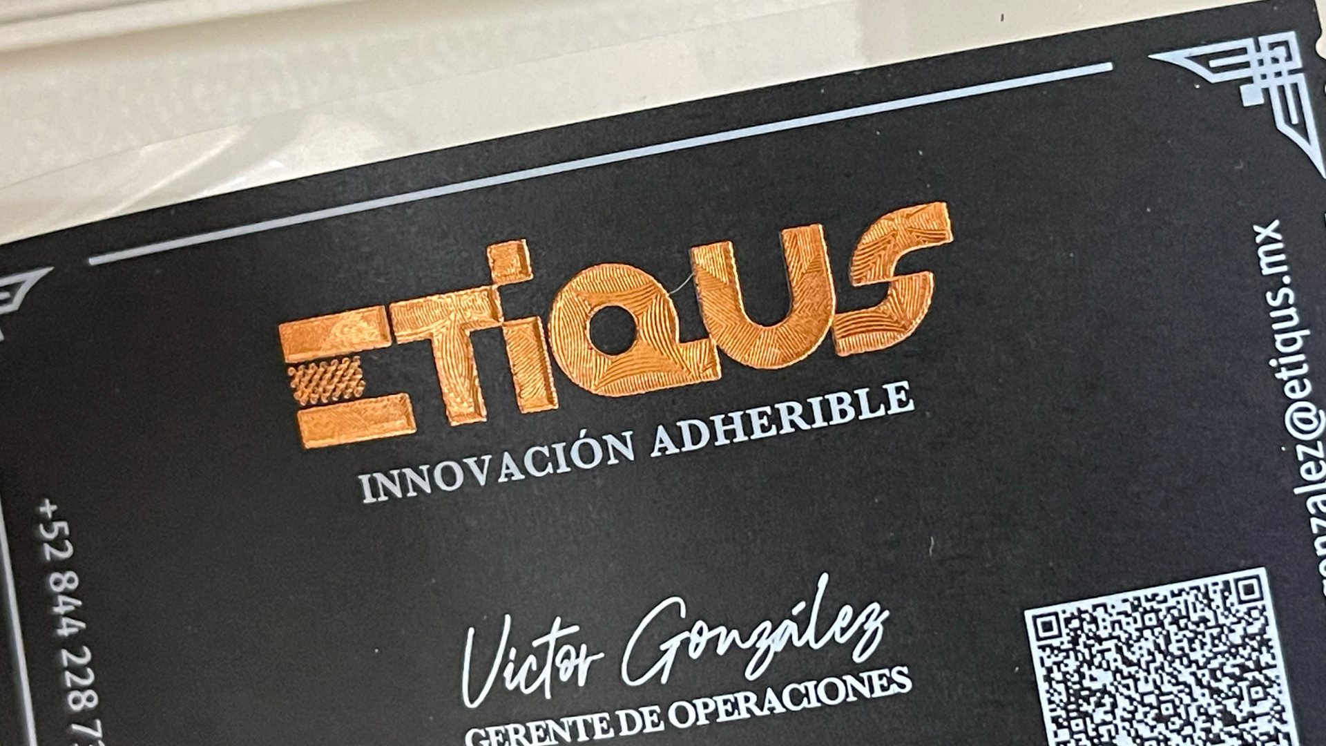 $!Etiqus, una empresa de diseño e impresión de etiquetas orgullosamente de Saltillo, puso en alto el nombre de México.