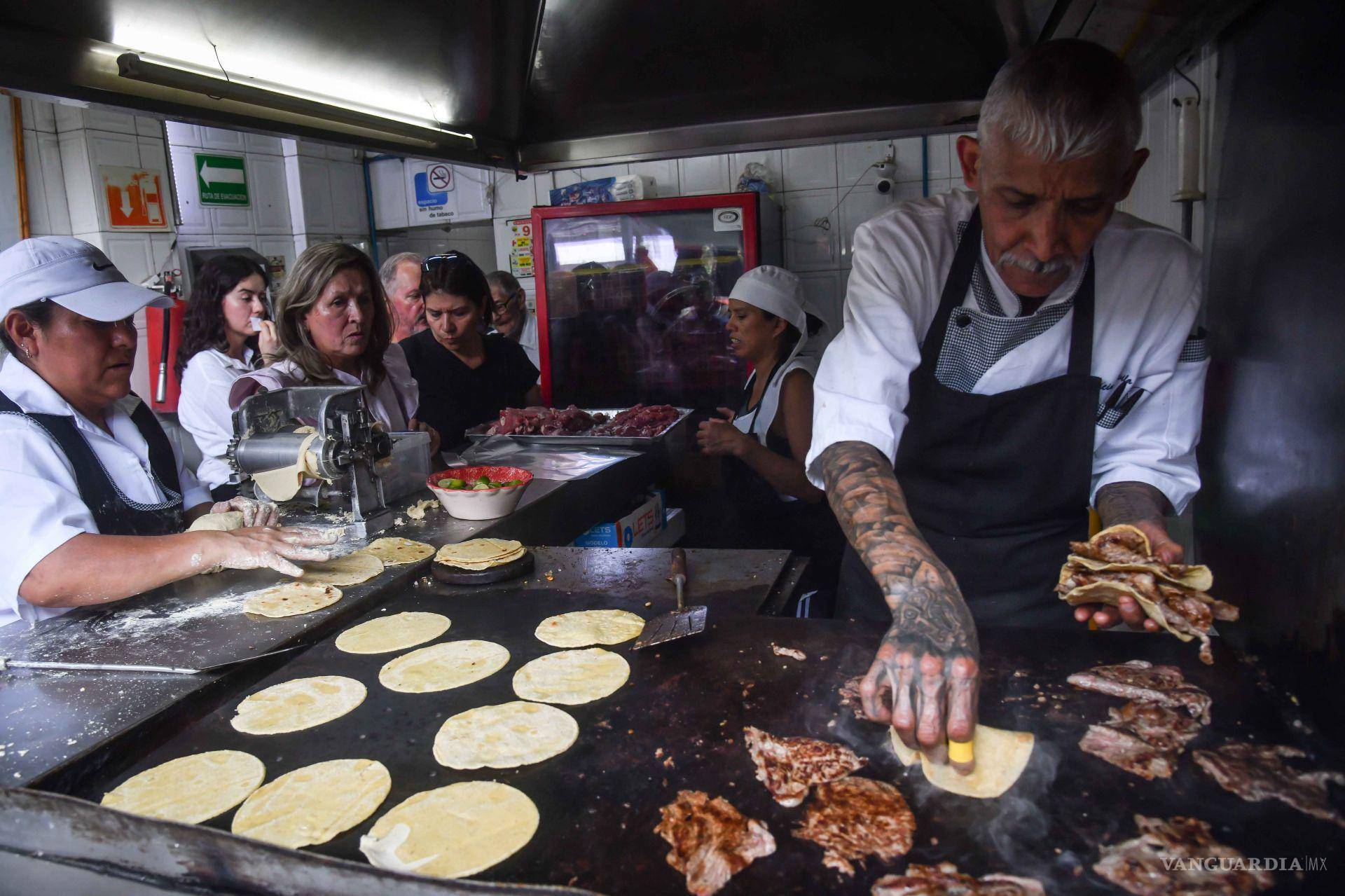 $!Taquería El Califa de León está abierta desde hace más de 70 años, quizá sea más conocida por ser la pionera del taco de gaonera.