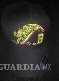 $!'Narcomoda'... traficantes fabrican playeras y gorras con el logo de sus cárteles