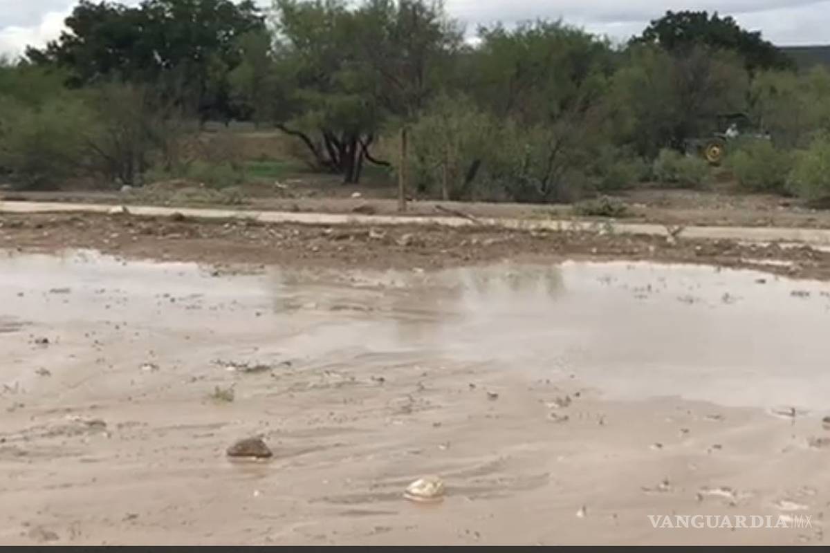 $!Se desborda presa en Parras, en riesgo más de 2 mil 500 personas