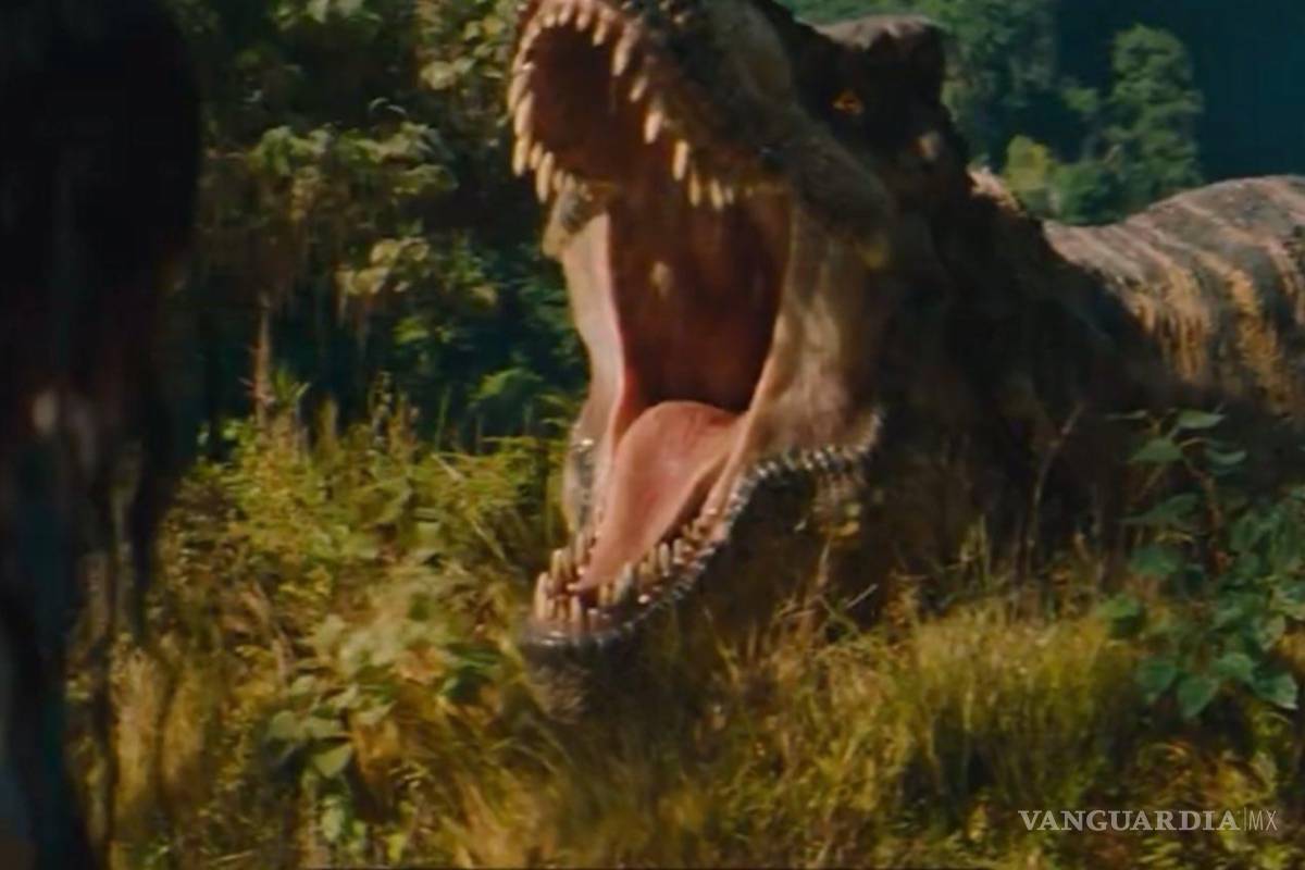 ¿Con un dinosaurio mutante? Lanzan tráiler de ‘Jurassic World: Renace’ con Scarlett Johansson y Jonathan Bailey