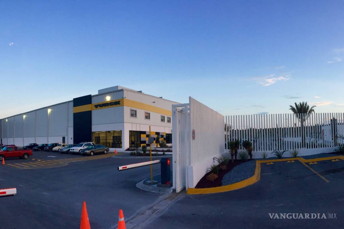 Embarcan maquinaria para Duotec; llega en noviembre