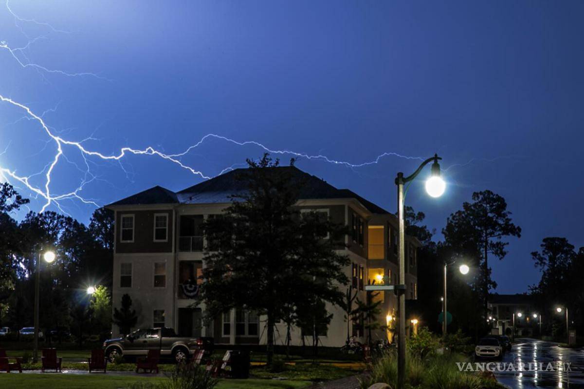 Impacta rayo a pareja en Florida; fueron reportados como estables pero hospitalizados