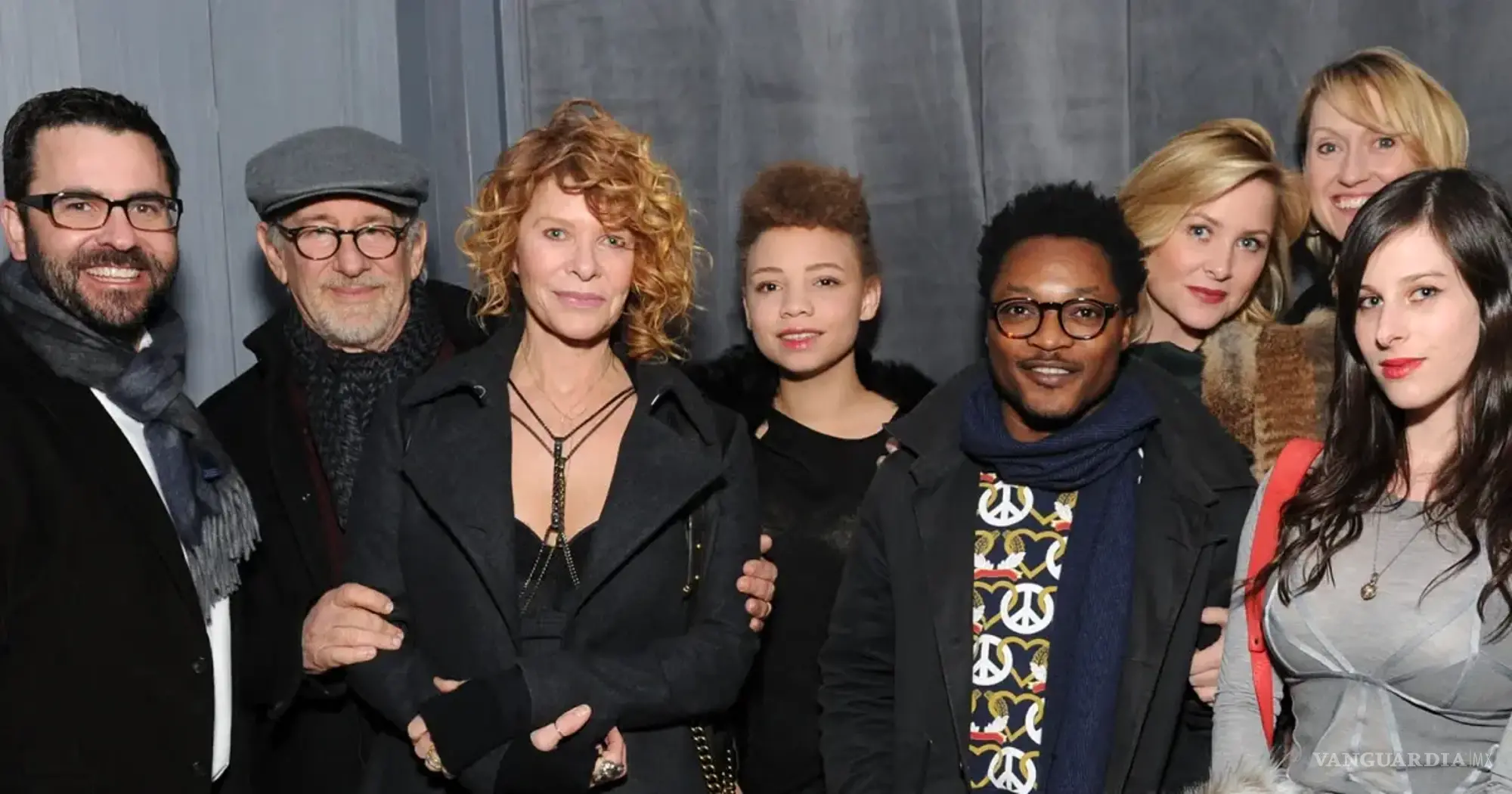 $!Son pocas las fotos públivas del cienasta con sus 7 hijos reunidos.