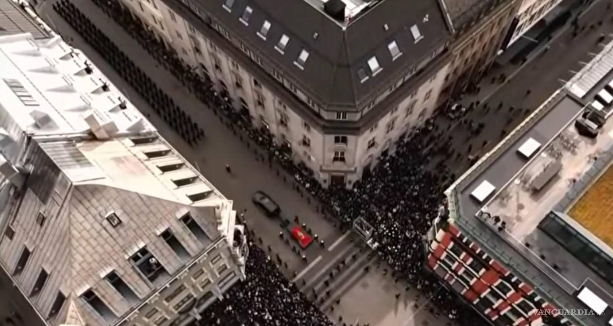$!Ese año, los noruegos votaron en un plebiscito a favor de mantener una monarquía constitucional y ofrecieron la corona al príncipe danés Carl, quien se convirtió en Haakon VII.