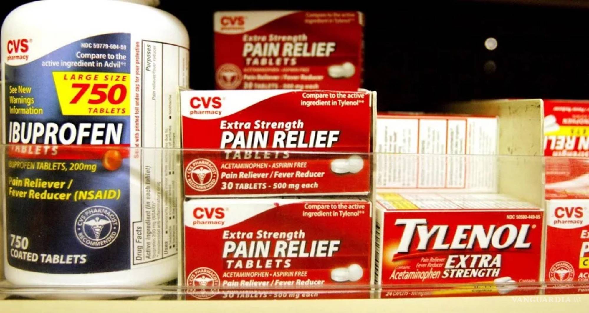 $!Cajas de Tylenol en un anaquel de la cadena de tiendas CVS en Nueva York.