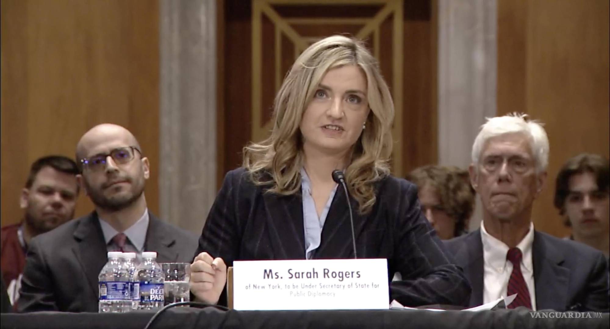 $!Rogers, exabogada especializada en la Primera Enmienda, entre cuyos clientes se encontraban la Asociación Nacional del Rifle y Charlie Kirk, supuestamente dejó atónitos a los funcionarios británicos al criticar duramente los niveles de migración en Gran Bretaña.