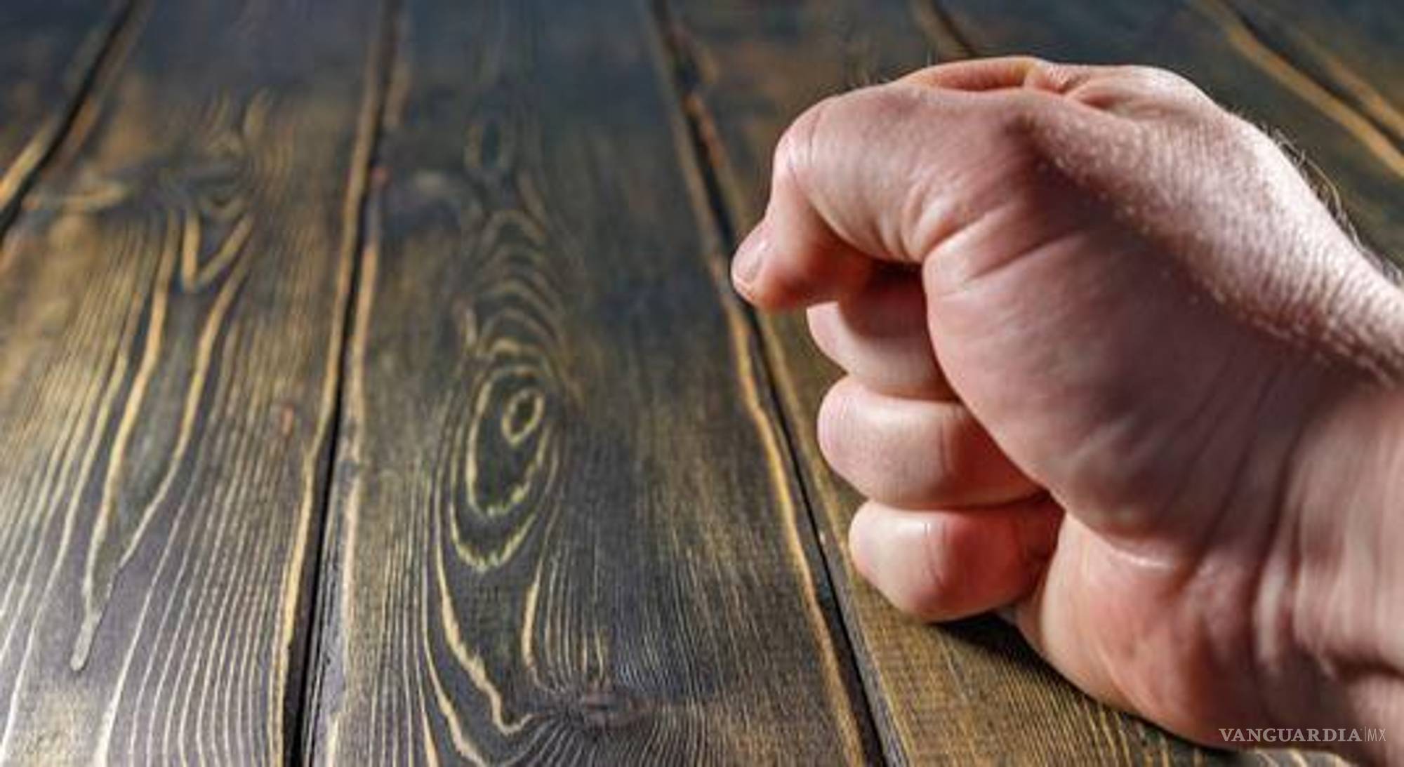 $!Para muchos tocar madera “conjura” los malos deseos.