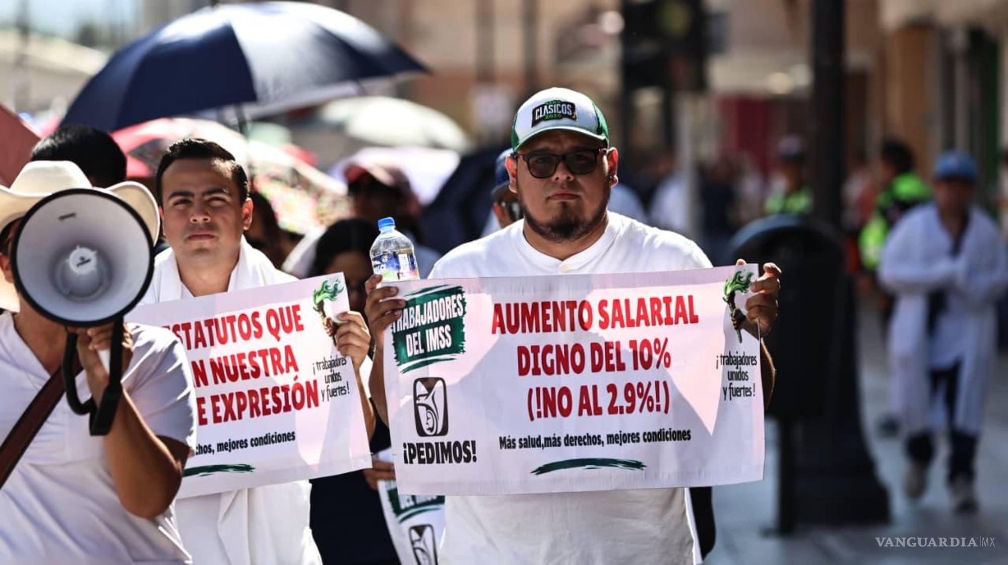 $!Los empleados del Seguro Social también reclaman respeto a sus derechos laborales y sindicales, así como mejoras al sistema de jubilaciones.