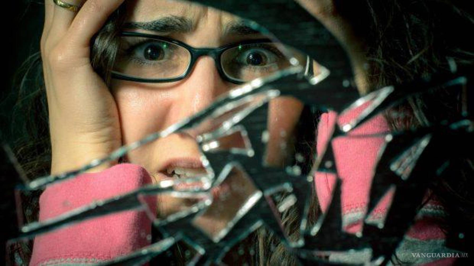 $!¿Romper un espejo trae mala suerte?